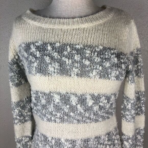 Maurices Wool Blend Sweater Size Medium - Picture 2 of 7
